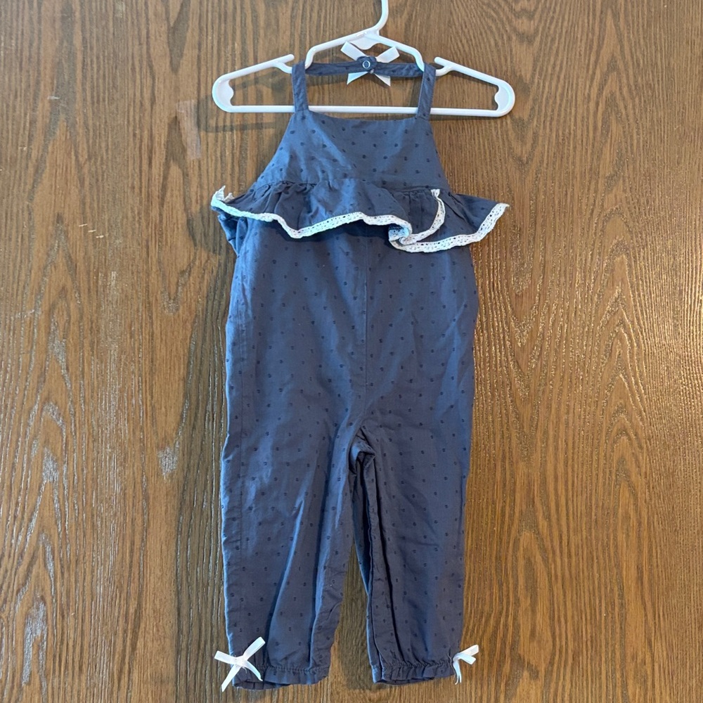 Shabby Chic Elegant Gray Garment